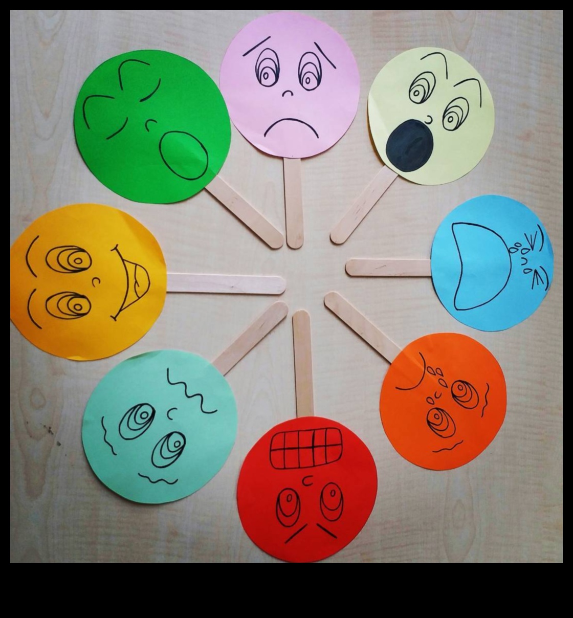 Χειροτεχνίες DIY και Συναισθηματική Νοημοσύνη: Η Τέχνη της Έκφρασης